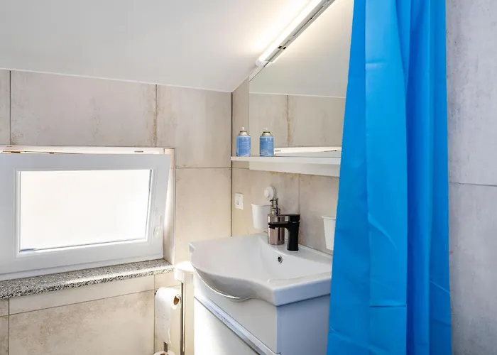 Apartment Awesome In Gornji Karin