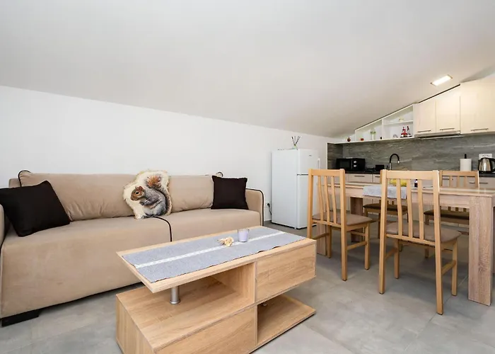 Apartment Awesome In Gornji Karin