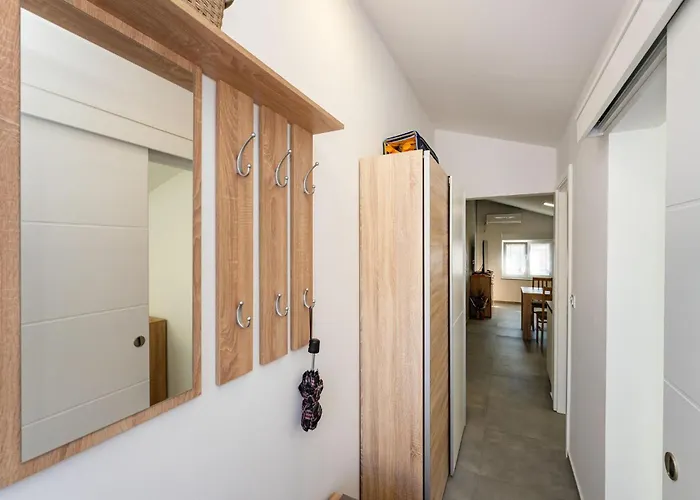 Awesome In Apartman Gornji Karin